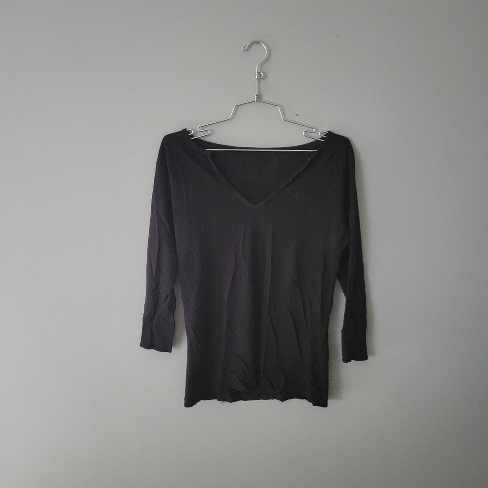 Classic Black V-Neck Quarter Length Tee, size Small